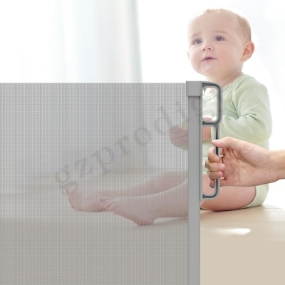 Puerta enrollable extensible al aire libre del bebé del OEM Retractabe para las escaleras de los niños