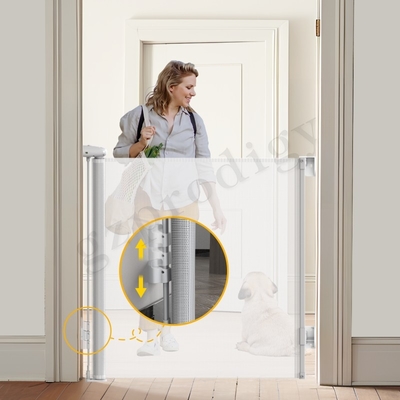 Puerta retractable del metal del niño de Multiscene de la seguridad del estándar del CPC ASTM de la anchura retractable blanca de la puerta los 300cm